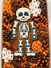 Load image into Gallery viewer, Skeleton (12x5”)